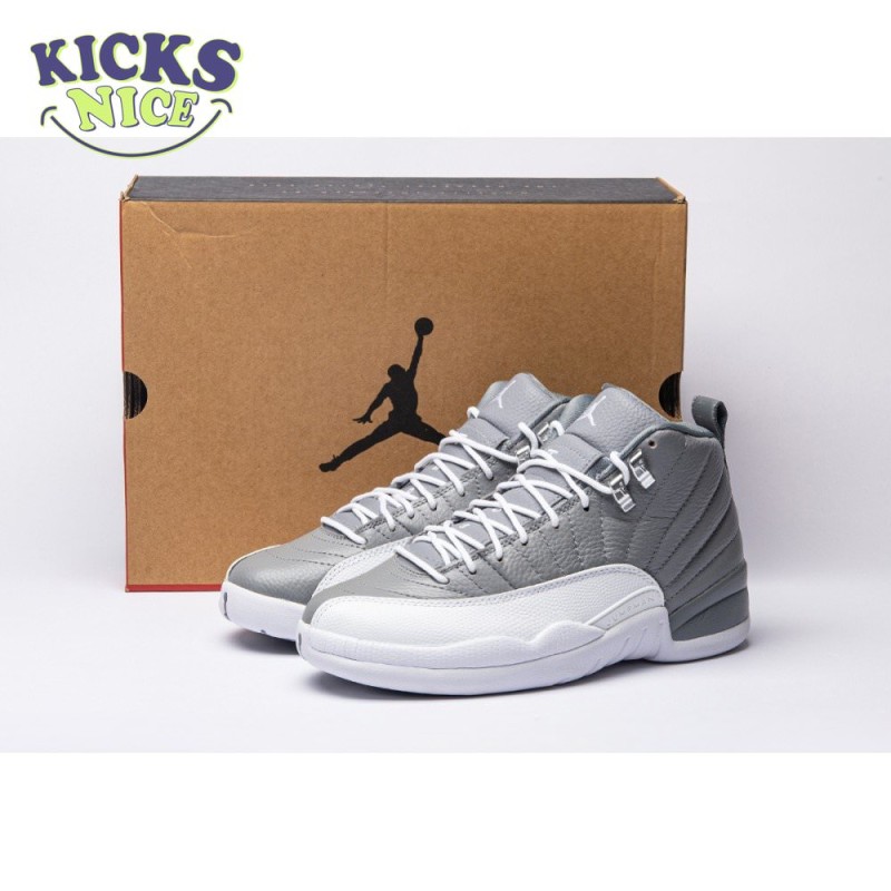 Air Jordan 12 